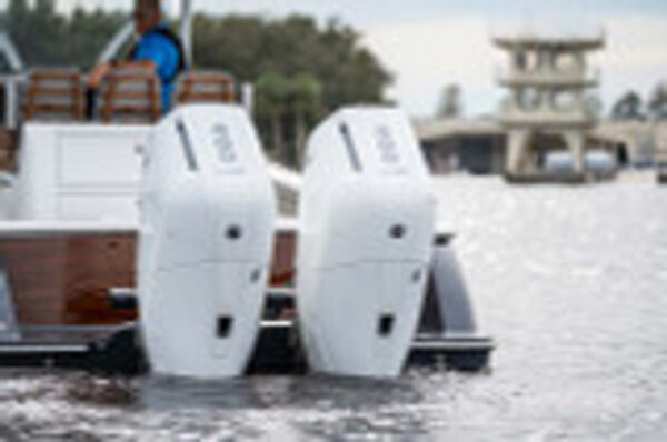 Mercury 350hp Verado White V10 Outboard | 350XXXL - Image 3